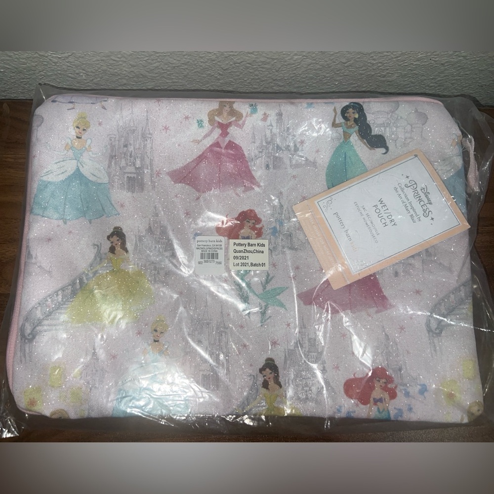 NWT Pottery Barn Kids Disney Princess Castles Shimmer Wet/Dry Pouch SOLD OUT